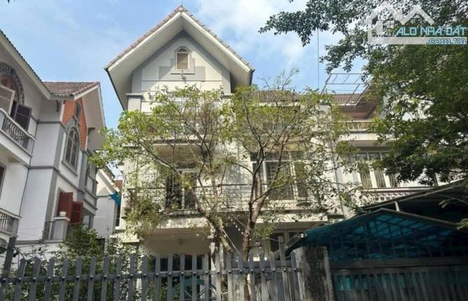 KHU ĐÔ THỊ Văn Quán Hà Đông  Dt 231m2,  4Tầng, Mt 10 m, giá 50 tỷ