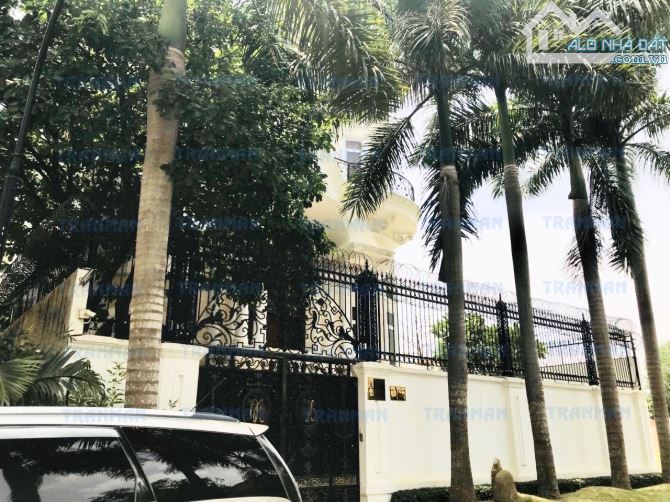 Chính chủ gửi cho thuê Villa AB04 số 9 đs 66 Thảo Điền, khu compound, bể bơi, view sông SG