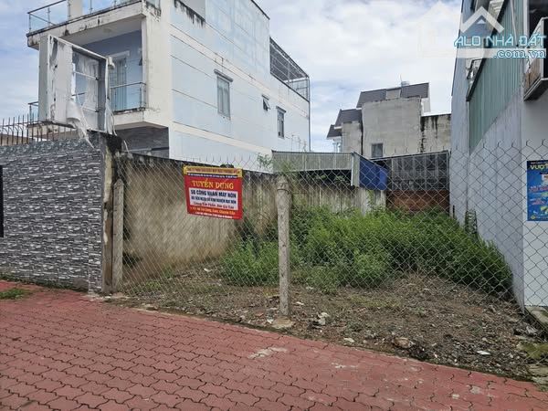 Bán đất cách chợ Việt Kiều 500m full thổ cư dt : 192m2 giá 1 tỷ 50tr