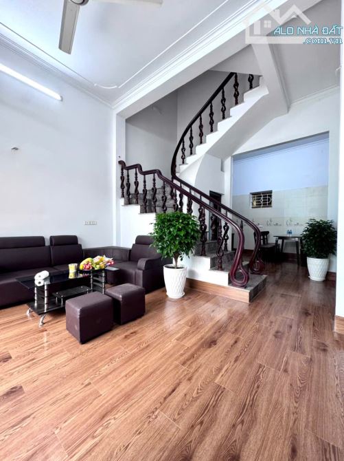 NHÀ ĐẸP 3 TẦNG – VỊ TRÍ VÀNG- THỌ AM - LIÊN NINH- NAM PHÙ- FULL NỘI THẤT