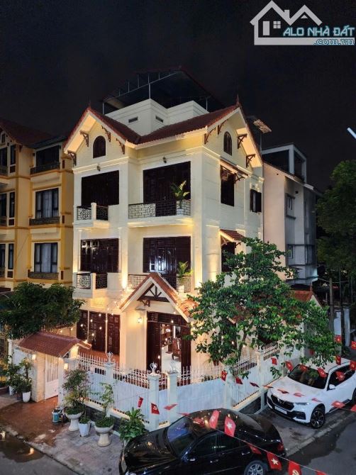 BIỆT THỰ MỸ ĐÌNH – NGÕ TO HƠN PHỐ – Ô TÔ TRÁNH, DỪNG ĐỖ NGÀY ĐÊM – LÔ GÓC SIÊU ĐẸP – KINH