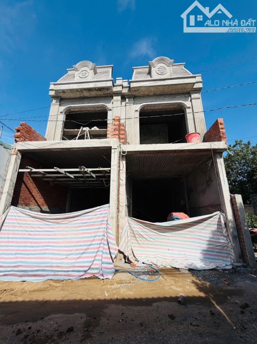 CHỦ GỬI BÁN 2 CĂN NHÀ 1 TRỆT 1 LẦU PHƯỜNG BIÊN HOÀ( tân vạn củ).DT: 4x17,5=70M2. GIÁ: 3TY6