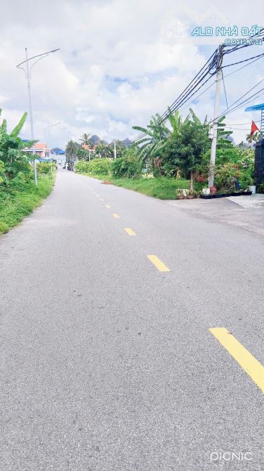 Bán đất tặng nhà 2 tầng mặt đường thôn xã Minh Tân Cũ