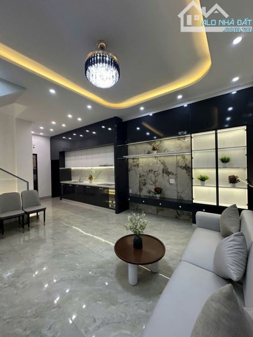 💥SIÊU PHẨM NHÀ ĐẸP 3 TẦNG – NGANG KHỦNG 10M – GẦN KIỆT Ô TÔ TRẦN CAO VÂN – CHỈ 4.55 TỶ!🔥