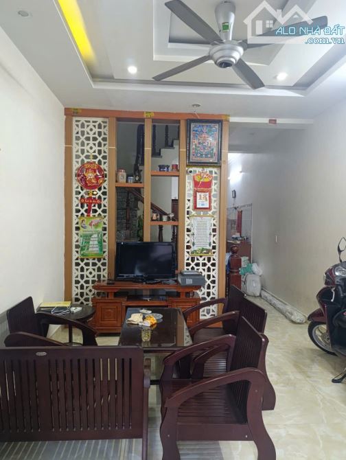 Bán nhà 4 tầng gần 50m2, vị trí có 1 không 2 tại mặt ngõ 79 Chợ Đôn 4,15Tỷ