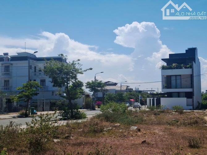 Chào bán lô đất 847m2 Full thổ cư Hội An
