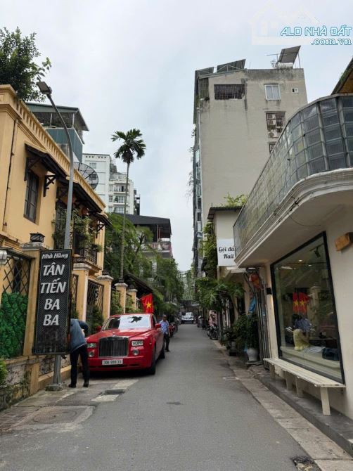 Ngõ thông ô tô tránh Trần Hưng Đạo gần Hồ Hoàn Kiếm 50m2, 4 tầng, mt 5m, 33.5 tỷ, cực VIP
