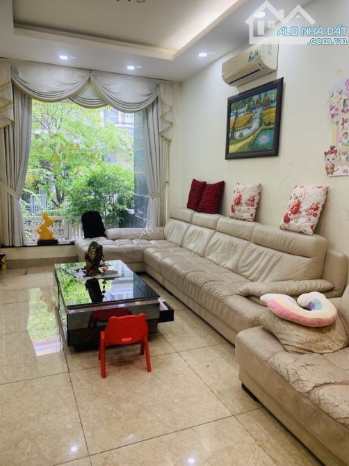 BÁN GẤP MẶT TIỀN Đ 16M - 4TẦNG - NGANG 5x18- NGAY CHUNG CƯ ĐỨC KHẢI QUẬN 7- CHỈ 12.5 TỶ TL
