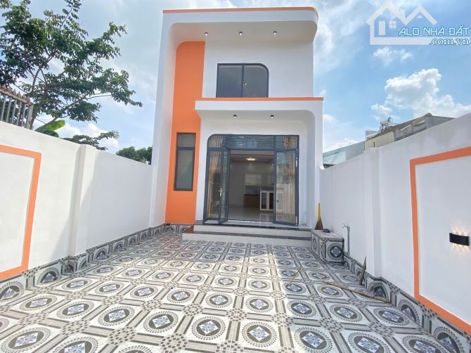 NHÀ TRUNG TÂM ĐẤT ĐỎ- Cách 40m ra TL44A - CÁCH CHỢ 300M - MẶT TIỀN BÊ TÔNG Ô TÔ THÔNG THOÁ