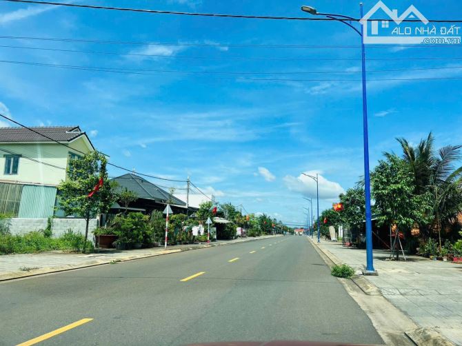 Lô Góc 2 mặt tiền kinh doanh đường Tạ Văn Sáu- Đất Đỏ - Hạ tầng cơ sở full tiện ích