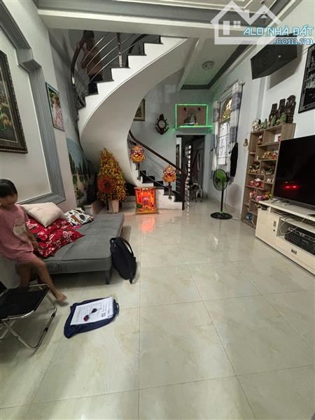 NHÀ HIẾM TRONG TẦM GIÁ! Q.TÂN PHÚ 57M2 BAN CÔNG LỚN THOÁNG MÁT, SHR