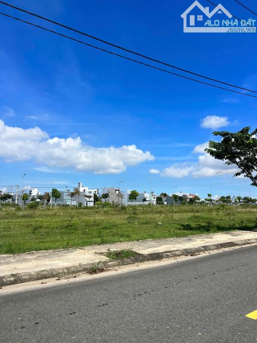 Bán lô Góc 130m2 khu đô thị Hòa Xuân giá rẻ