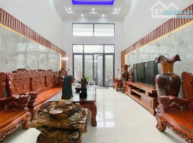 NHÀ 4 TẦNG - CMT 35M - HẺM Ô TÔ 7M THÔNG LUỒNG.