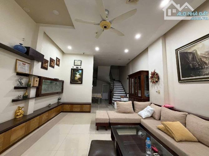NHÀ MẶT PHỐ ĐẸP NHẤT LÝ THƯỜNG KIỆT 5 TẦNG MẶT TIỀN RỘNG KINH DOANH SIÊU LỢI NHUẬN