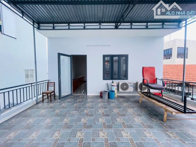 Nhà 3 tầng hẻm Âu Cơ ngay TTTP Nha Trang.