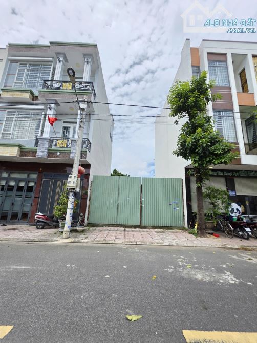 Bán đất ngang 6m, KDC ngay Trung Tâm Y Tế Dĩ An,p.Tân Đông Hiệp Tp.Dĩ An chỉ 4 tỷ TL M7763