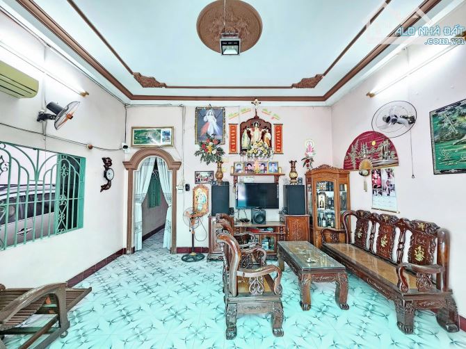 Bán nhà 1 trệt 1 lầu sổ riêng thổ cư góc 2 mặt tiền p. Tân Hoà