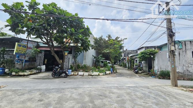 Bán đất góc 2MT gần Ngã Tư Miếu Ông Cù P.Bình Chuẩn Tp Thuận An chỉ 2ty450 TL M7760