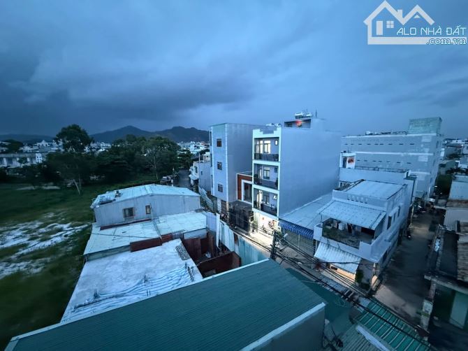 SIÊU PHẨM ĐẦU TƯ - DÒNG TIỀN 30TR/ THÁNG - NGAY ĐH BÁCH KHOA- ĐƯỜNG NGUYỄN LƯƠNG BẰNG