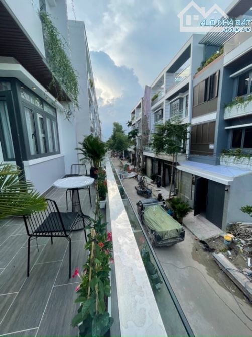 HUỲNH TẤN PHÁT- KHU THESUN- TT NHÀ BÈ-  4TẦNG-  82M²-  MỚI, -  8,9TỈ