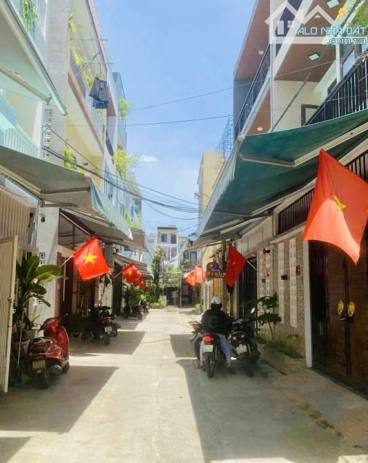NHÀ 3 TẦNG TỐNG PHƯỚC PHỔ - SÁT QUẢNG TRƯỜNG 2/9 - OTO - 52m2 - MT 5m - 6.xTY.