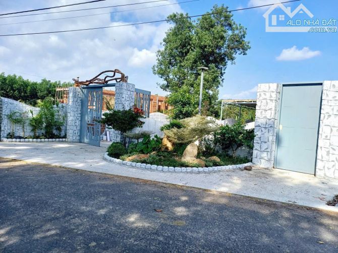 NHÀ VƯỜN GẦN BIỂN PHƯỚC HẢI - BRVT; CÁCH TL44B 800M 🌈🌈🌈DT 707m2 ngang 12.5m