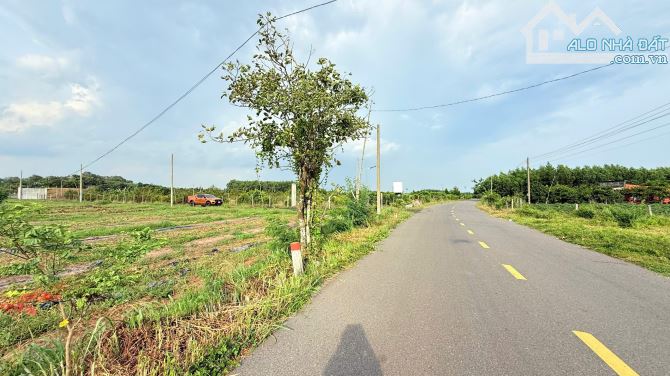 F0 NGAY ĐƯỜNG VƯỜN HOA CỔNG KHU CÔNG NGHIỆP ĐẤT ĐỎ - BRVT 🌈🌈🌈DT  5x36m - 180m2  - 80m2