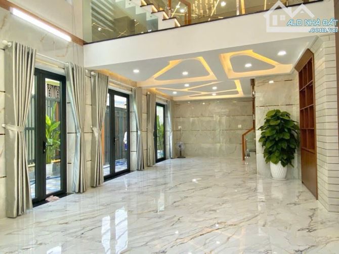 BÁN NHÀ HXH, 8m NGANG BỀ THẾ, SÁT NGÃ TƯ 4 XÃ, GIÁP TÂN PHÚ - GIÁ CHỈ 9,6Tỷ