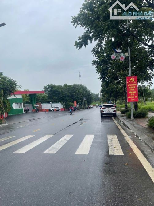 BÁN ĐẤT BÁT KHỐI - NGÕ TO Ô TÔ TRÁNH - 93M2 - MẶT TIỀN 4,8M - GIÁ CHỈ 16,5 TỶ
