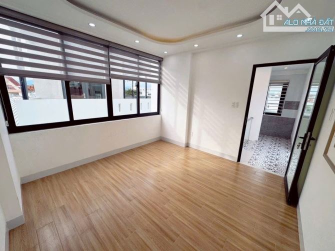 Nhà 3 tầng 3 mê xây mới Trần Cao Vân chỉ nhỉnh 4tỷ