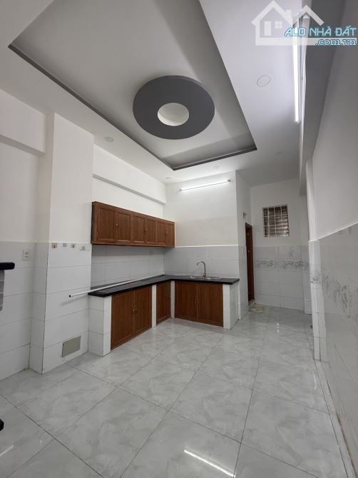 Âu Dương Lân – “Mì Xào Thập Cẩm” chuẩn vị: 43m², 2PN, hẻm 5m, xe tải tới tận nhà, giá chỉ