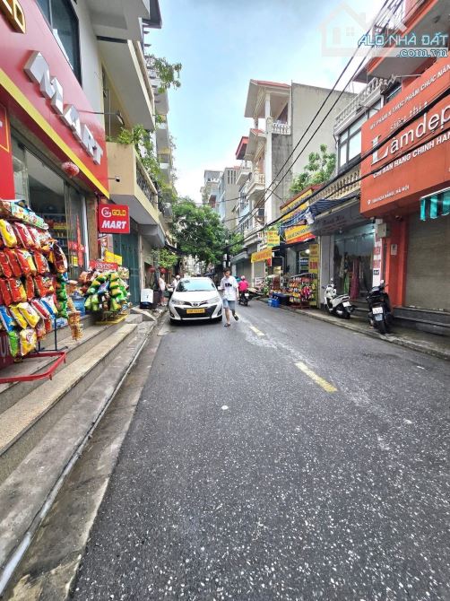 Mặt phố Hoa Bằng quận Cầu Giấy 210m2 5Tầng-Lô Góc 3 Thoáng Xây Toà Cho Thuê Cực Đẹp