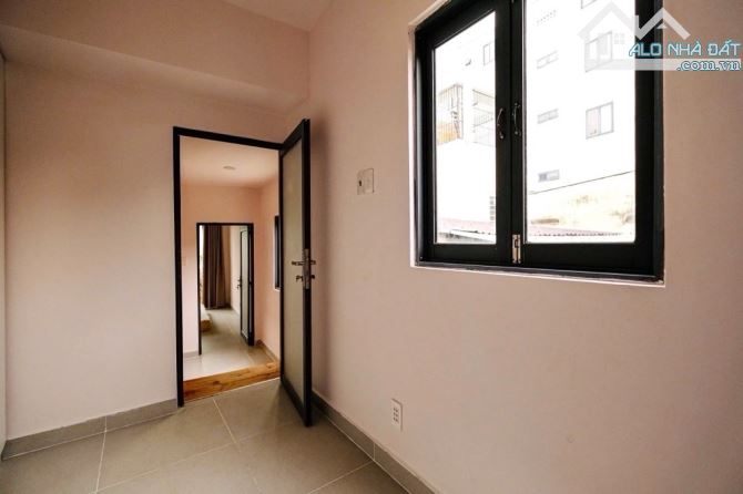 Nhà đẹp 2 tầng . 50m2 . 2pn. 2wc . Sổ hoàn công đủ . Ngay hàng xanh .