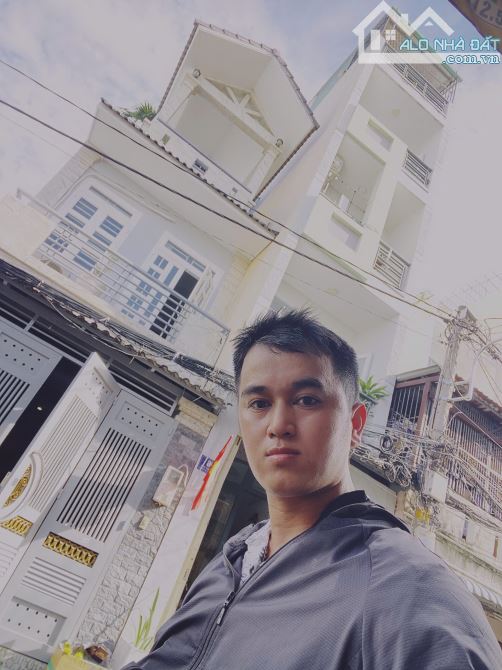 Bán nhà Chợ Tân Hương 90m2, 4x22m, 3 Tầng, 5PN (có PN Tầng trệt), đường nhựa Ô TÔ 10m, TL
