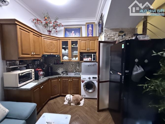 BÁN NHÀ TRẦN KHÁT CHÂN 22M2 LÔ GÓC - HAI MẶT NGÕ NÔNG - GẦN PHỐ - NHÀ ĐẸP - 2 THOÁNG - TẶN