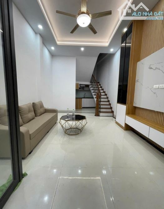 🌞 NGÕ THÔNG TRẠI CÁ 6,95 TỶ/ 27M2/5 TẦNG/MT3,5M - KINH DOANH - GẦN PHỐ - GẦN CHỢ,