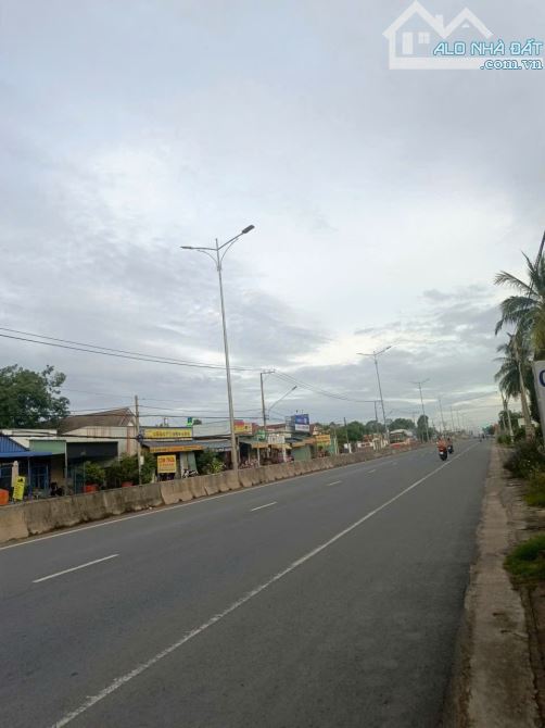 Hàng thơm giá ngộp bán gấp, mặt tiền kinh doanh, lên núi Bà Đen, 10x55
