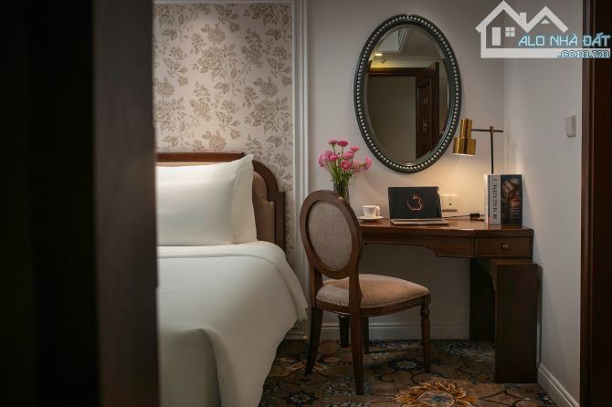 Giảm 100 tỷ - Chủ nợ Bank 200 Tỷ- khách sạn Hàng Bông- 390m2 - 380 tỷ- Dòng tiền 83 tỷ/năm - 10