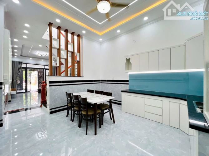 4❌18m, BÁN NHÀ 2 TẦNG, ĐƯỜNG 10M, LÂM THỊ HỐ, TCH, Q.12, 5 TỶ HƠN - 10