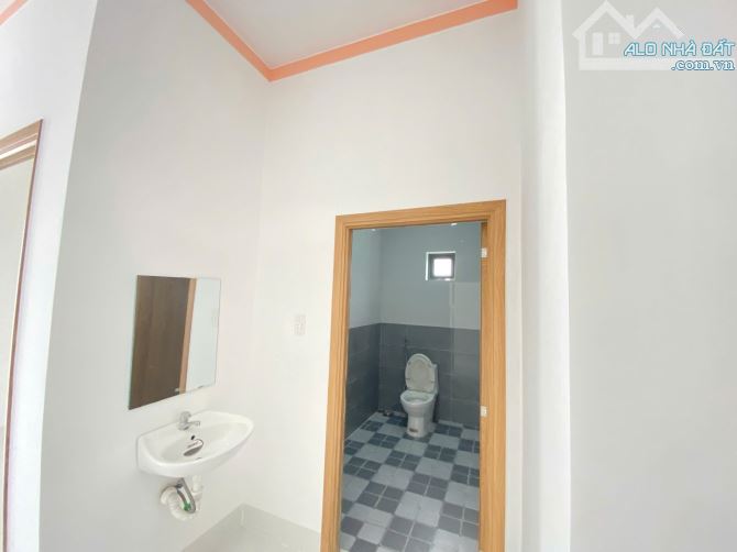 NHÀ TRUNG TÂM ĐẤT ĐỎ- Cách 40m ra TL44A - CÁCH CHỢ 300M - MẶT TIỀN BÊ TÔNG Ô TÔ THÔNG THOÁ - 10