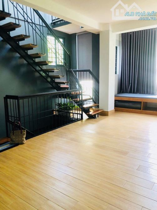 Bán nhà 3 mê mặt tiền đg 31/3 cach biễn 50m đang làm home stay giá 6ty300 - 1