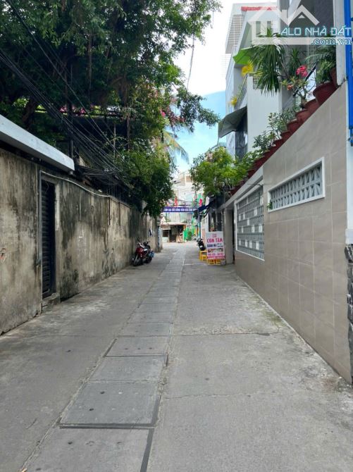 Bán nhà 3 tầng mặt tiền đường Sao Biển sát biển 98m2 giá 9.5 tỷ - 11