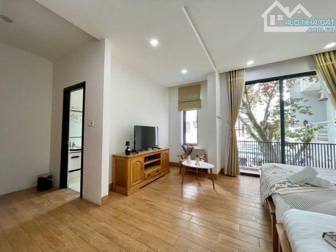 CHO THUÊ VILLA HỒ BƠI --  2 TẦNG MT CHẾ LAN VIÊN GẦN BIỂN MỸ KHÊ. DT 172m2 ngang 7m - 11