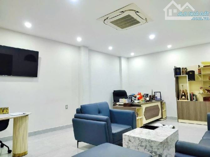 BÁN GẤP TOÀ NHÀ VĂN PHÒNG MẶT TIỀN NGUYỄN VĂN NGHI P4 GÒ VẤP - 200M2 - GIÁ 60 TỶ - 11