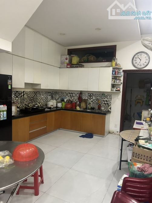 Bán nhà Mặt tiền chợ Tân Hương, 80m, 4,1x19m, 4 Tầng, 4PN, 4WC, đường mặt tiền kinh doanh - 1