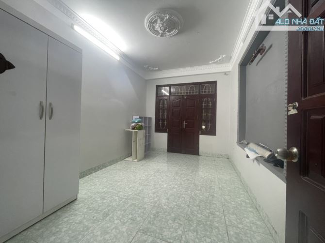 Cho thuê nhà nguyên căn phố Pháo Đài Láng gần 96 Nguyễn Chí Thanh 5 tầng x 25m2, 3N - 1