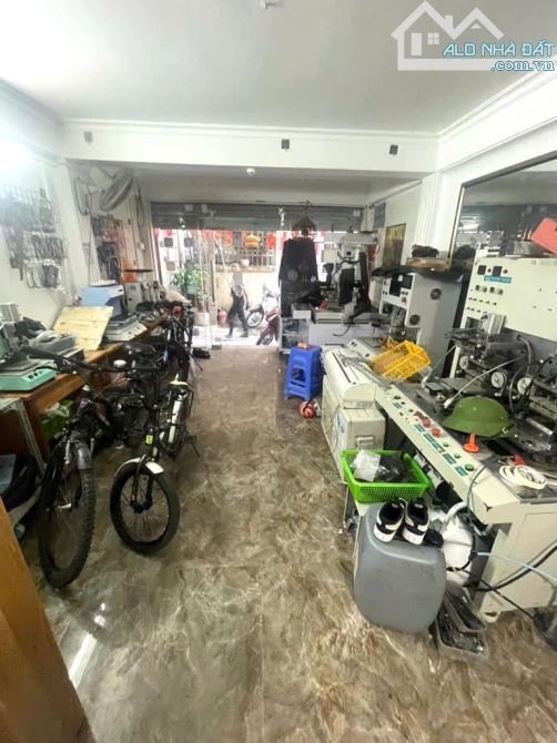 TRẦN CUNG CẦU GIẤY NHÀ ĐẸP DÂN XÂY, 5TẦNG DT30M, MẶT NGÕ THÔNG KINH DOANH, Ô TÔ ĐỖ CỬA. - 1