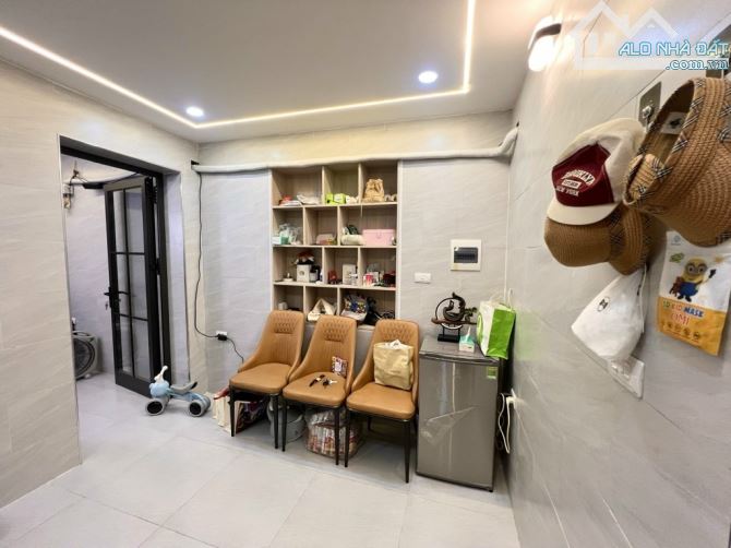 Bán Nhà tập thể Phố 8/3 tầng 1 diện tích 70m2– Hai Bà Trưng- Vị trí đẹp vừa ở và kinh doan - 1