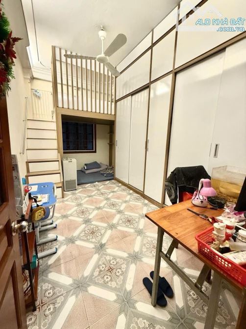 Bán nhà phân lô Giảng Võ – 53m² – 2 mặt thoáng– Ô tô đỗ cửa – Giá 13.6 tỷ - 1