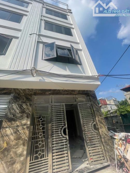 Nhà mới ở ngay Cầu Diễn - 32m2 - 6 tầng - ngõ nông rộng - 1
